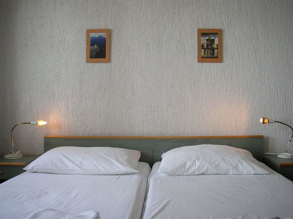 Hotel Vila 4M Ражанац Экстерьер фото